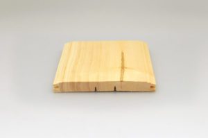 profilert veggpanel i furu